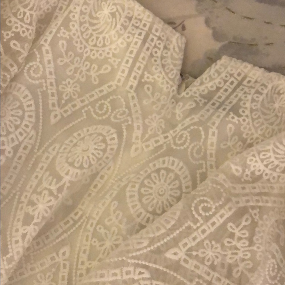 Off The Shoulder White Patterned Blouse - image 3